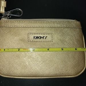 DKNY‎ wristlet
